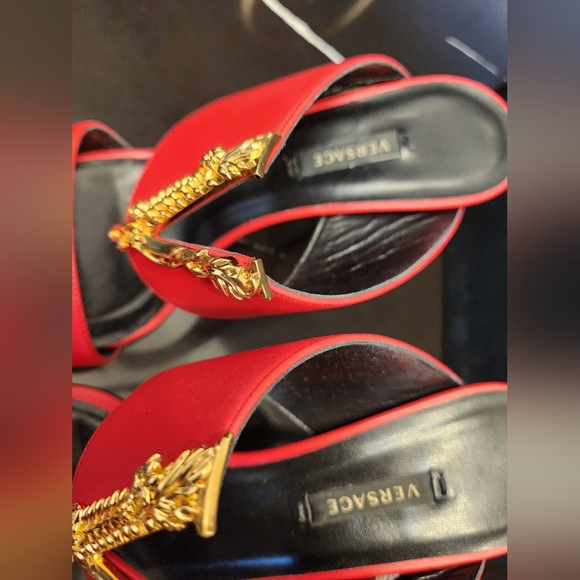 Authentic Versace leather heels - Picture 6 of 9